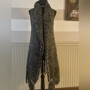Escio Sleeveless Sweater Vest Small – Mixed Neutral Tone Knit with Fringe
